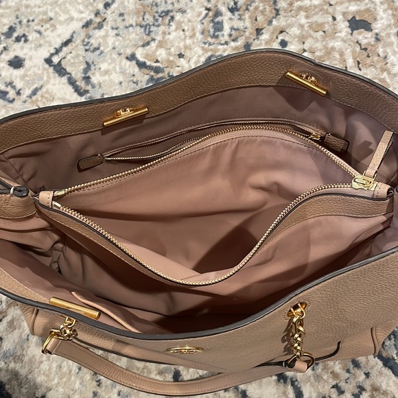 Tory Burch 💫 Georgia Pebbled Devon Tote - Picture 13 of 13